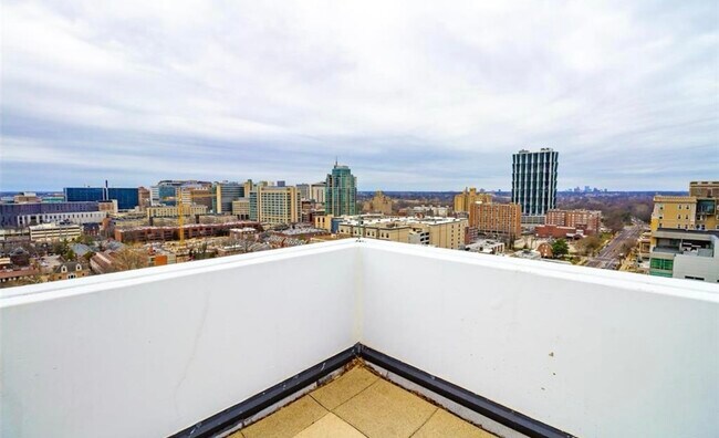 Building Photo - 4501 Lindell Blvd