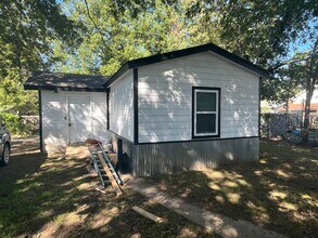 Building Photo - Cozy 1 Bed / 1 Bath Rear Home with Private Fenced Yard – Tulsa