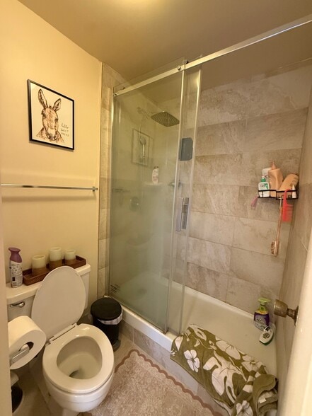 Building Photo - 1255 Nuuanu Ave