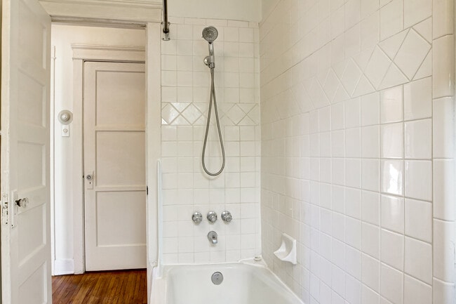 Bathroom - 801 N June St