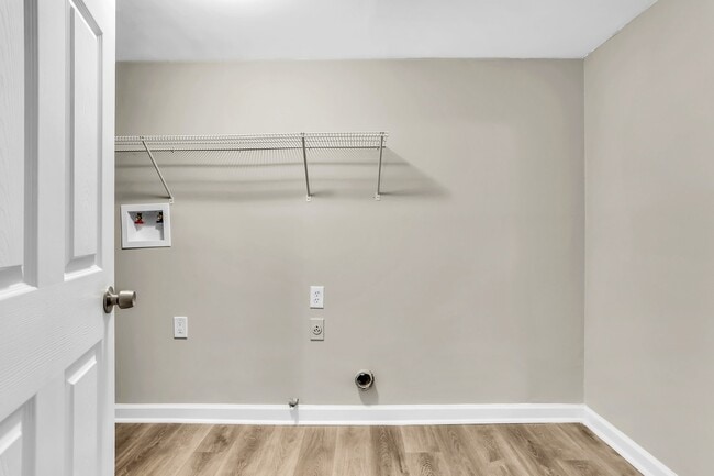 Building Photo - 755 Forest Path