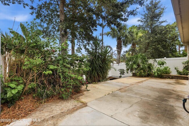 Building Photo - 2039 Tullagee Ave