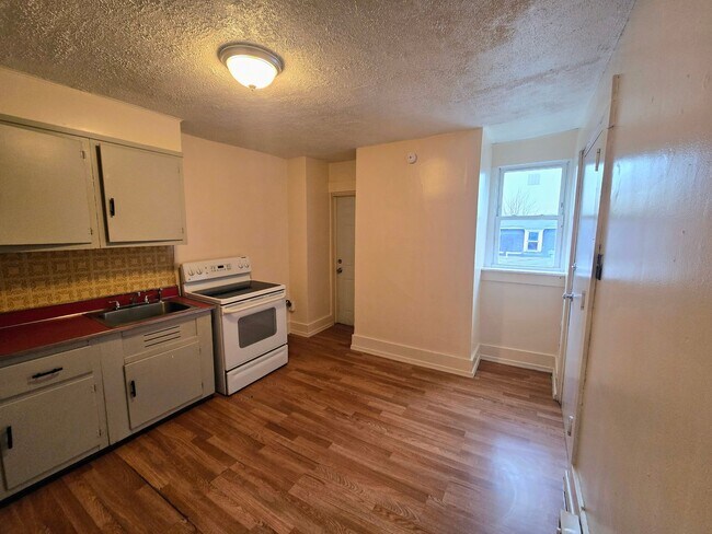 Building Photo - 1114 Linden St