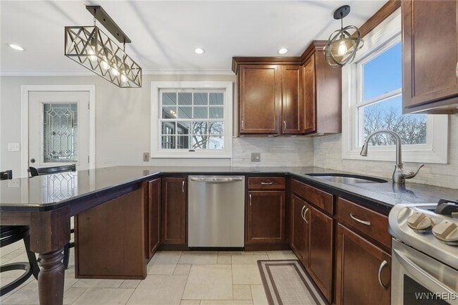 Building Photo - 151 Conant Dr