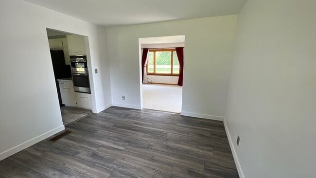 Building Photo - Westerville Ranch overlooking Hoover