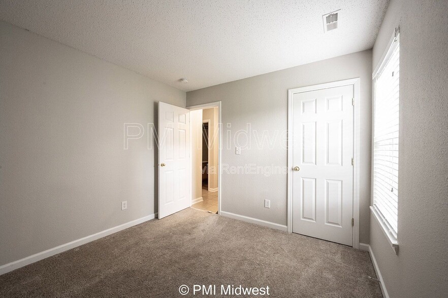 Building Photo - 19496 Prairie Crossing Dr