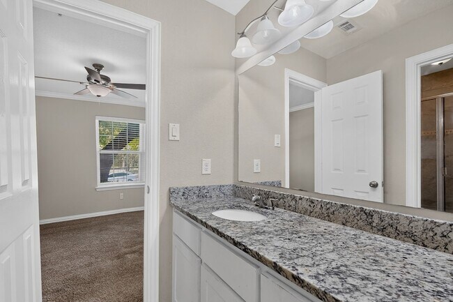 Building Photo - 829 Summercreek Dr