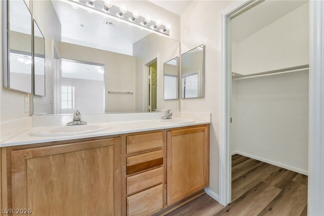 Building Photo - 6425 N Buttercup Creek St