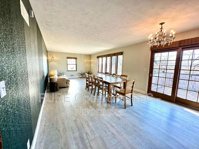 Building Photo - 1024 N 74th Ave