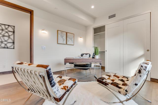 Building Photo - 12480 Viewcrest Rd