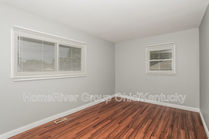 Building Photo - 10735 Invicta Ct