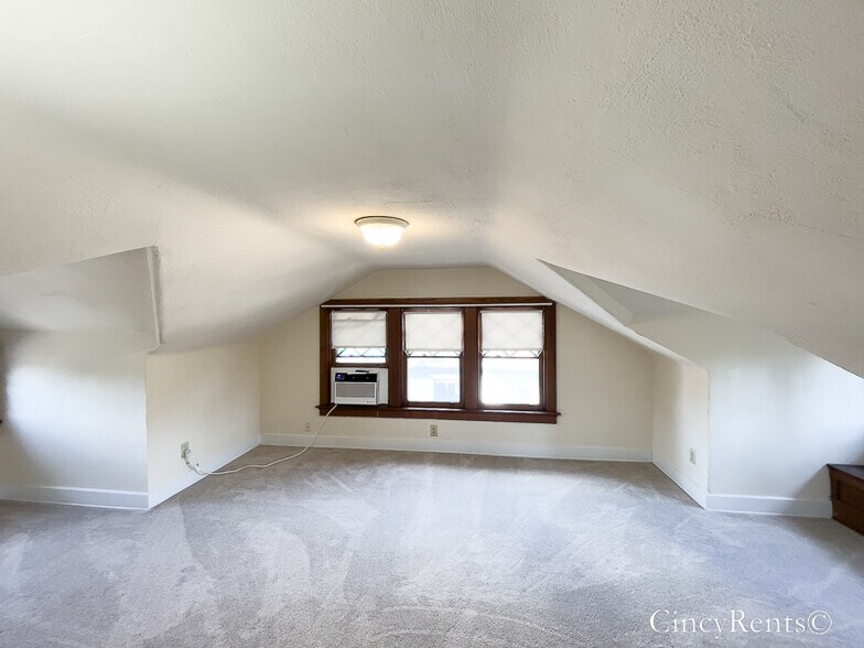 Building Photo - 3538 Burch Ave