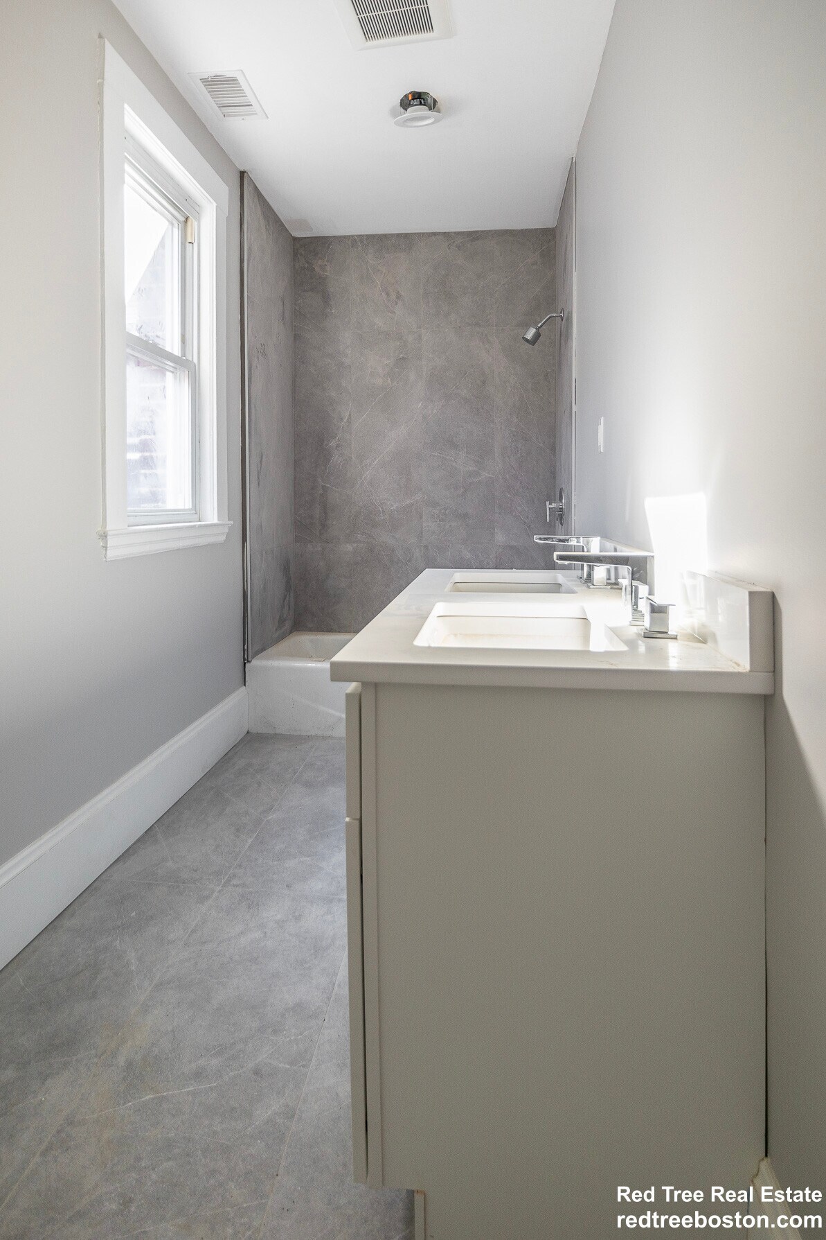 Building Photo - 190 Kelton St