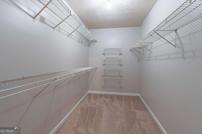 Building Photo - 736 Singley Dr