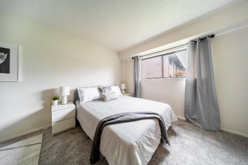 Building Photo - 6615 Center St