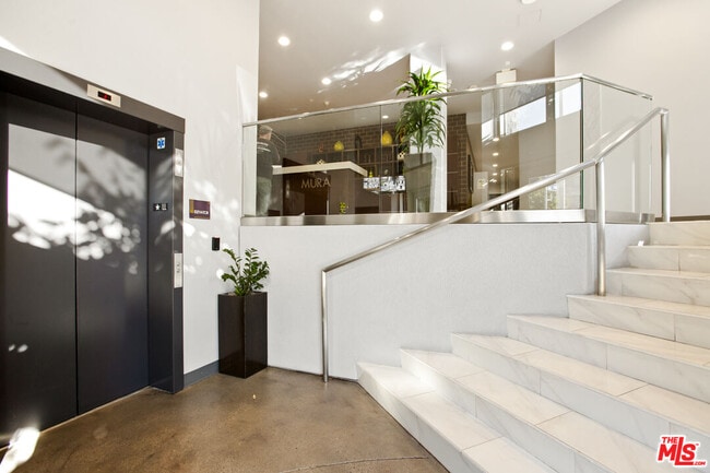 Building Photo - 629 Traction Ave