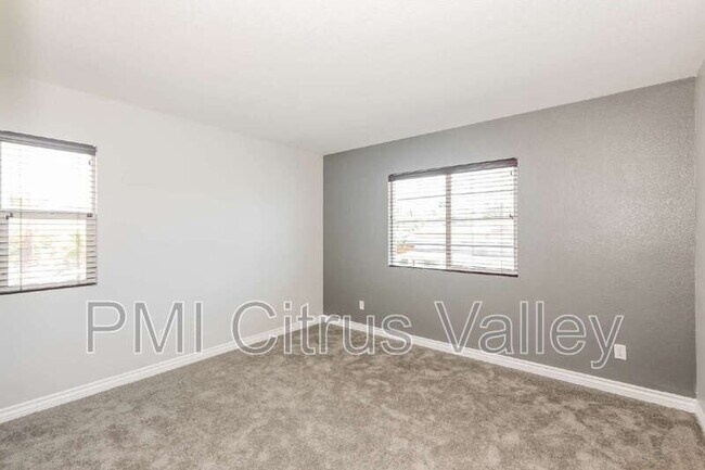 Building Photo - 28560 Sunridge Ct