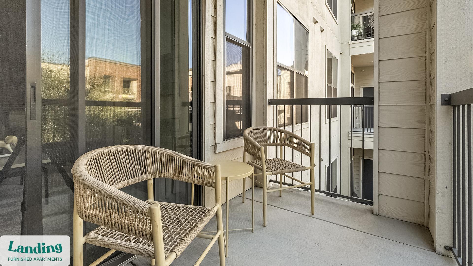 Building Photo - 2626 Fountain View Dr