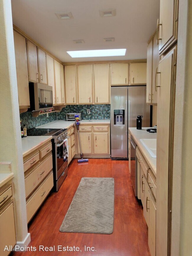 Building Photo - 2 br, 2.5 bath House - 4740 ARIZONA STREET #3
