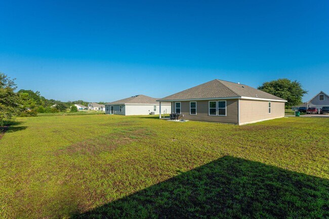 Building Photo - 42 Lockwood Way E