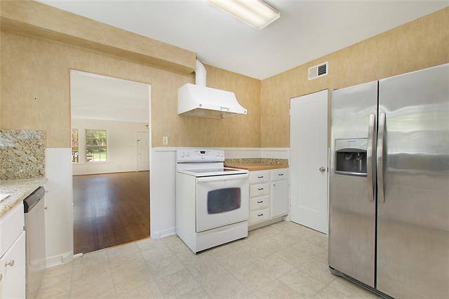 Building Photo - 4233 Emerson Ave