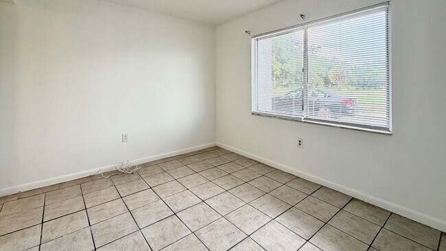 Building Photo - 101-107 Cory Ln