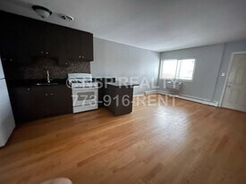 Building Photo - 8504 Waukegan Rd