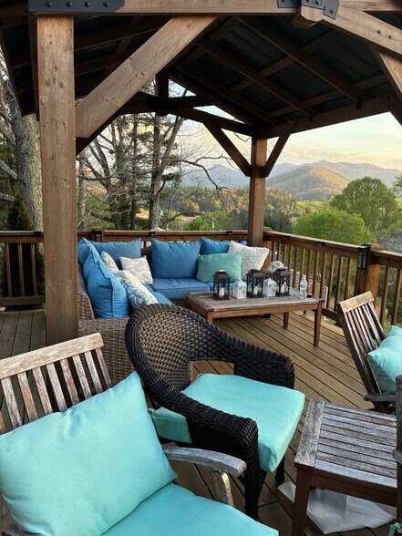 Building Photo - 111 Sunrise Ln