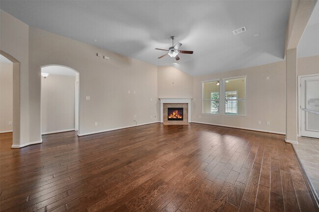 Building Photo - 25208 Forest Ledge Dr
