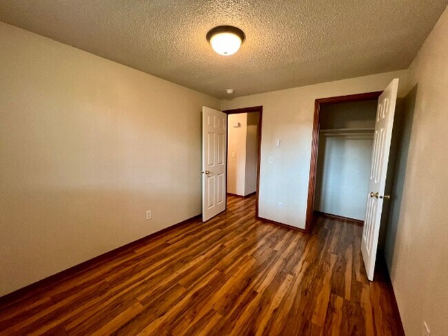 Building Photo - W/S/G Included! Pet Friendly 2 BD