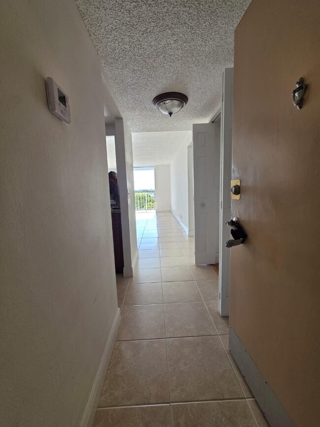 Building Photo - 470 Executive Center Dr