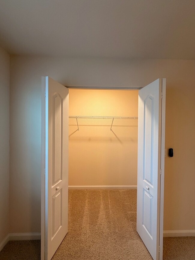 Building Photo - 131 Pomona Wy