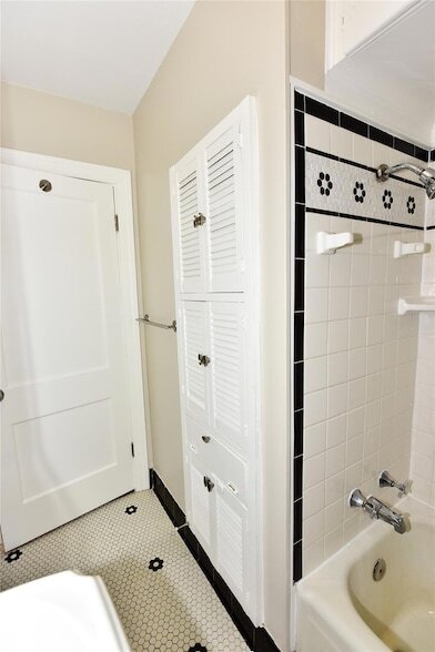 Building Photo - 3908 Becker Ave