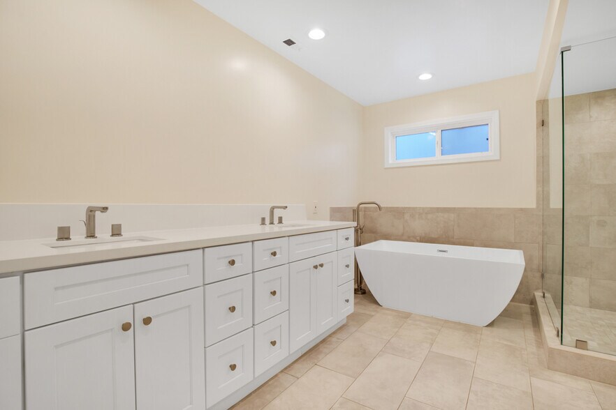 Building Photo - 23450 Park Hermosa