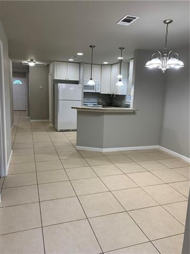 Building Photo - Cleveland Street