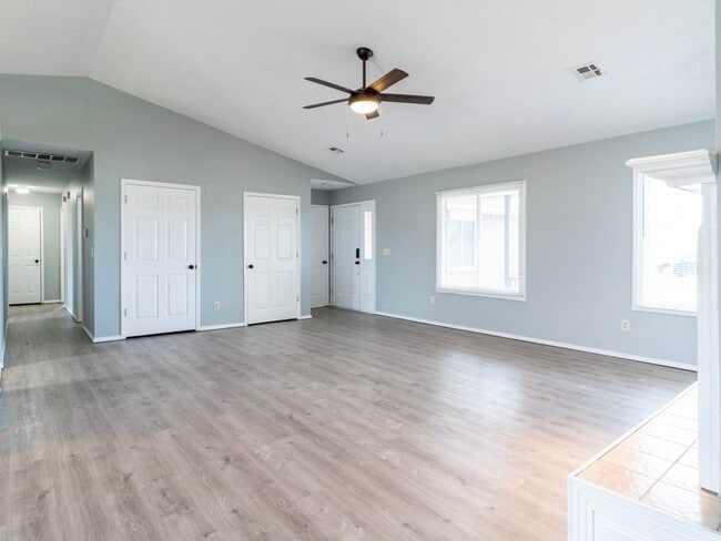 Building Photo - 2714 E Central Ave