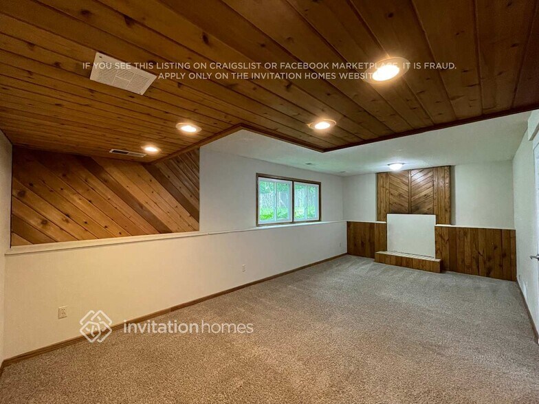 Building Photo - 5325 W 140th St