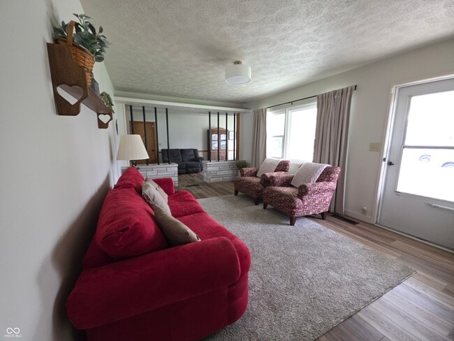 Building Photo - 806 Harney Dr