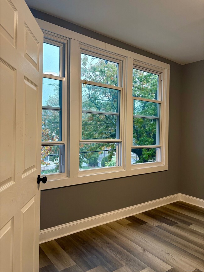 Building Photo - 8 Read St