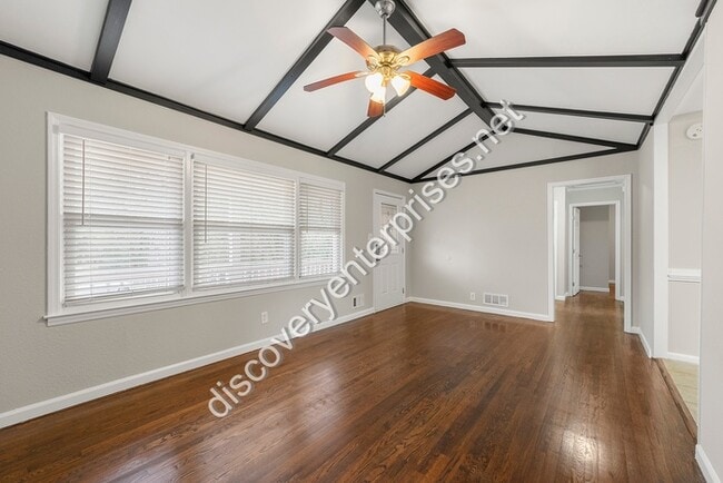 Building Photo - 928 Shieldcrest Way