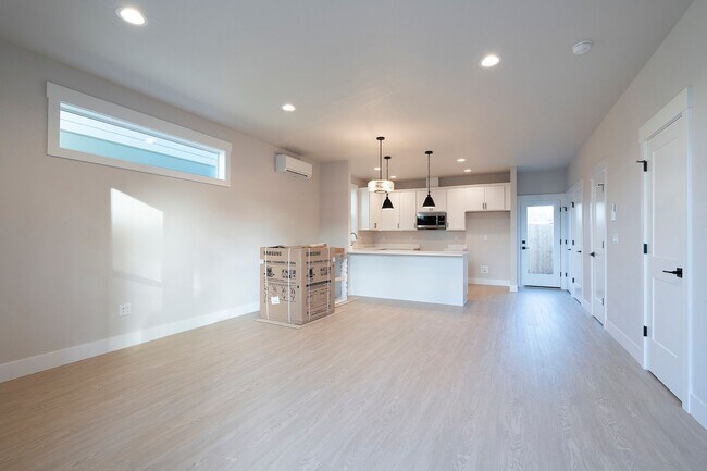 Building Photo - New Build 3 Bed, 1.5 Bath Rental Home in Centennial neighborhood!