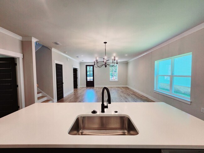 Building Photo - Stunning new executive home in Gulf Shores!