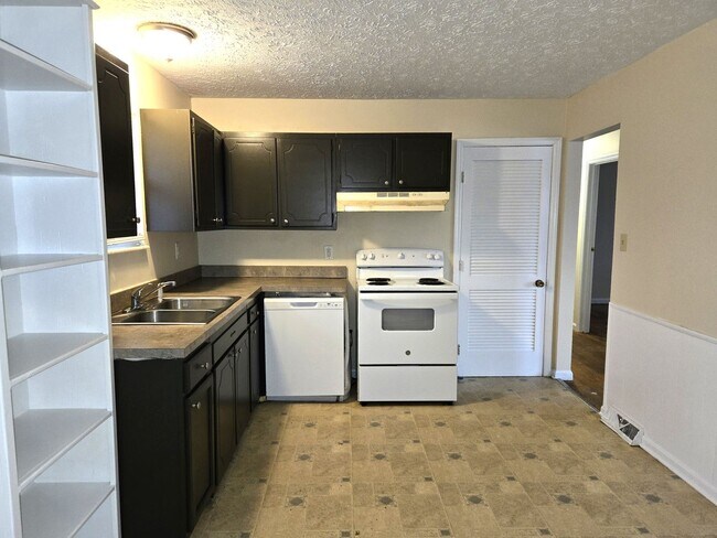 Building Photo - Ranch in Green Acres. All-electric. Storage Shed. 251215