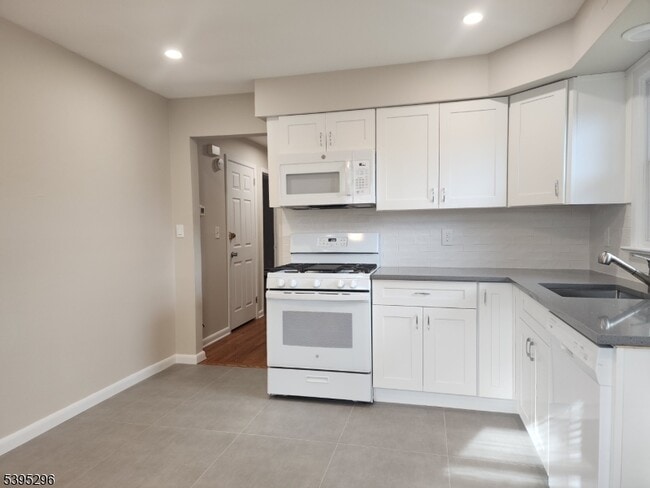 Building Photo - 84 Reservoir Ave