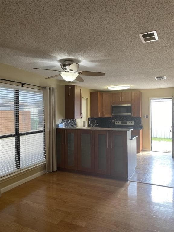 Building Photo - 5730 Cancun Dr