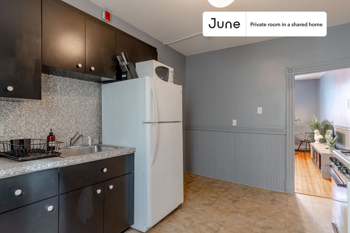 Building Photo - Room in Shared 3 bed/1 bath home in North End