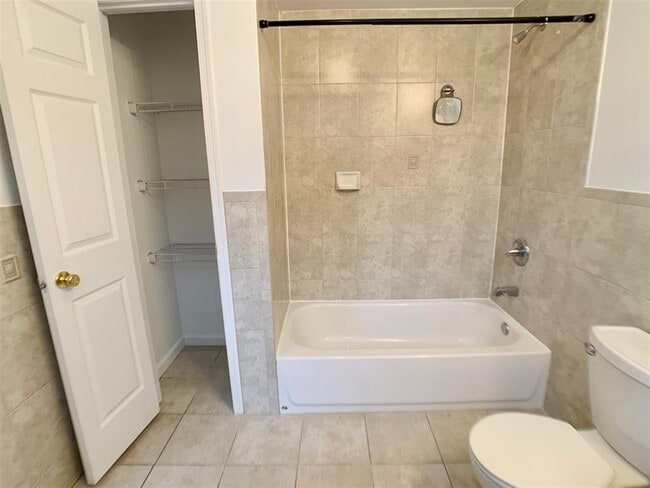 Building Photo - 2700 Summit Ave