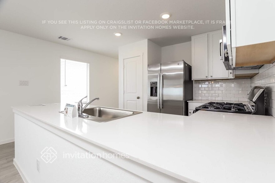 Building Photo - 3205 Roslyn Grist