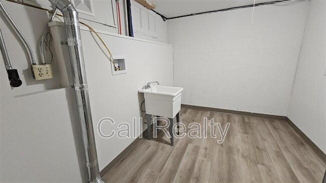 Building Photo - 224 N Conklin Rd