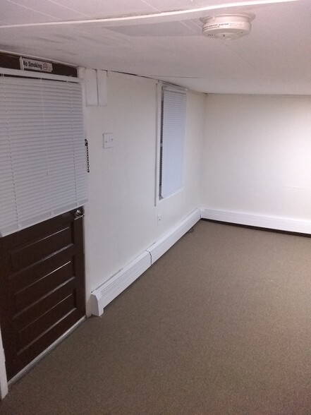 Living room - 107 School St